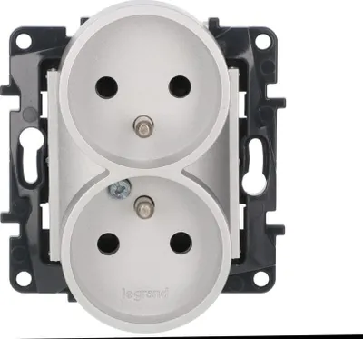 Prizë e dyfishtë Legrand Niloe Step 2x2P + Z 863334, e bardhë - 1
