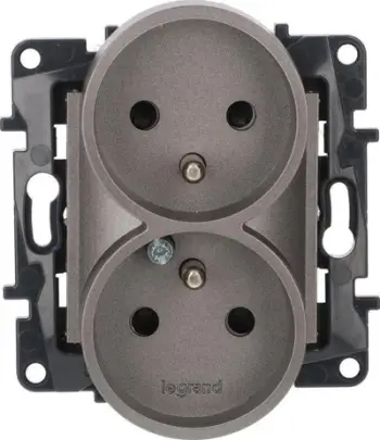 Prizë dyshe Legrand Niloe Step 2x2P+E, 16A, çelik inox
