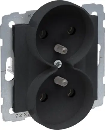 Prizë dyshe Legrand SUNO 721491, 2x2P+E, 16A 250V, e zezë