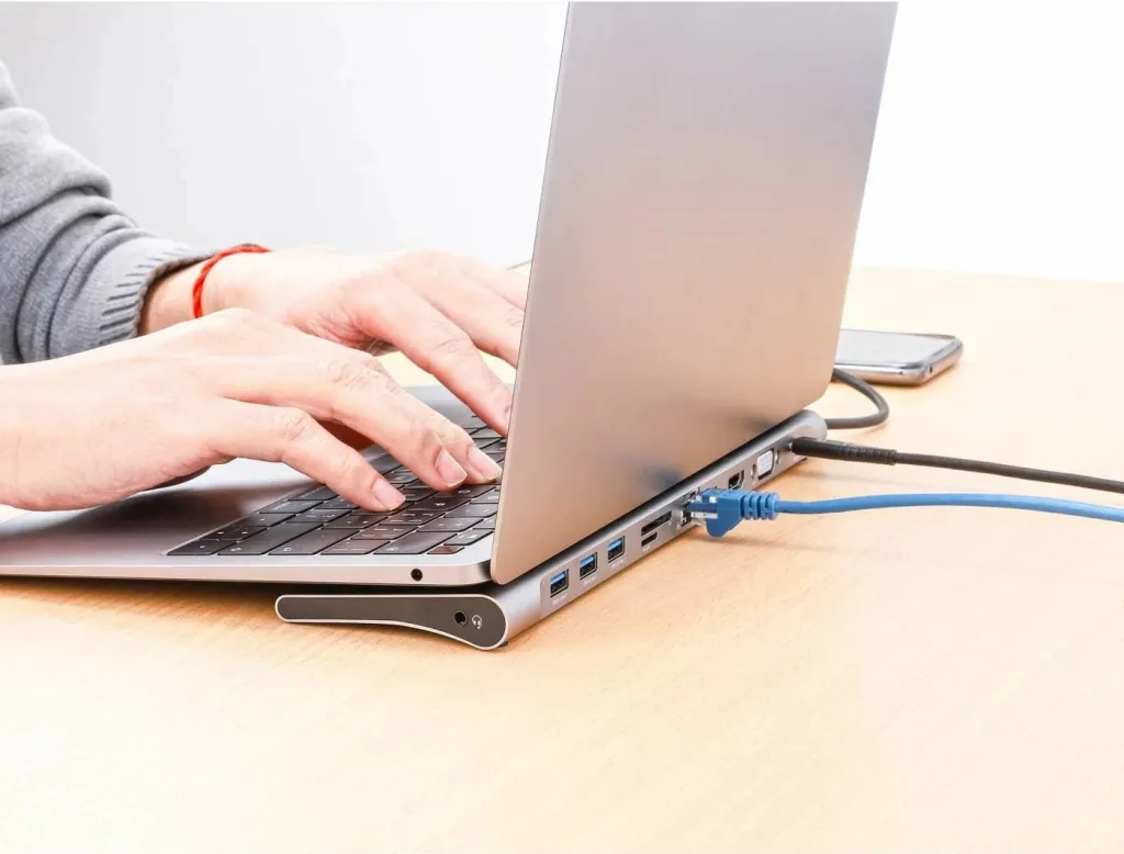 Docking station MANHATTAN USB-C 11in1 MST, për 3 monitorë, argjend - 6