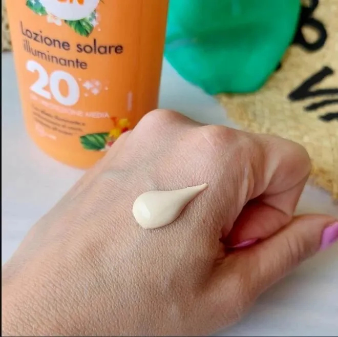 Krem Dielli Cien me Efekt Illuminues SPF 20 - 2