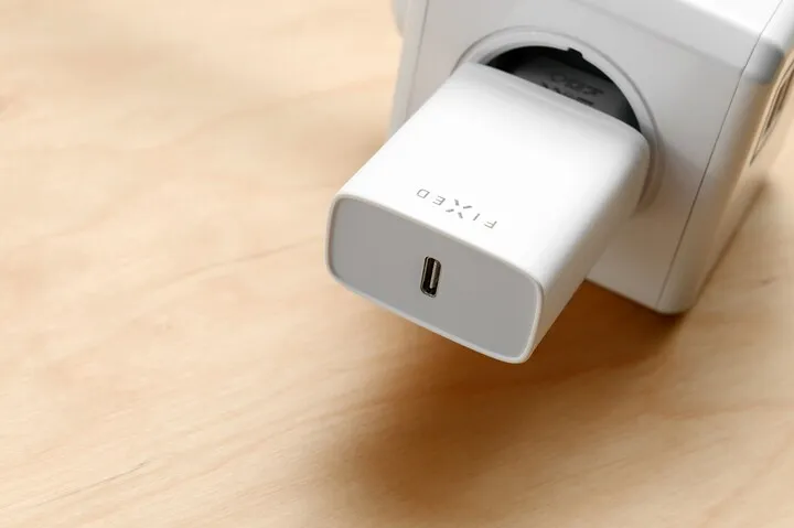 Karikues FIXED USB-C, PD, 20W, i bardhë + kabllo USB-C - USB-C, 1m, e bardhë - 4