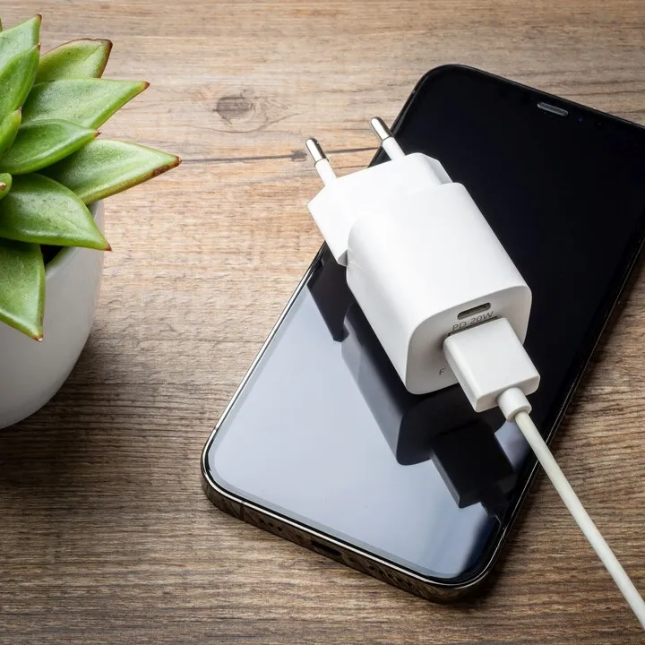 Karikues FIXED Mini me USB-C + USB-A, PD & QC 3.0, 20W, i zi - 5