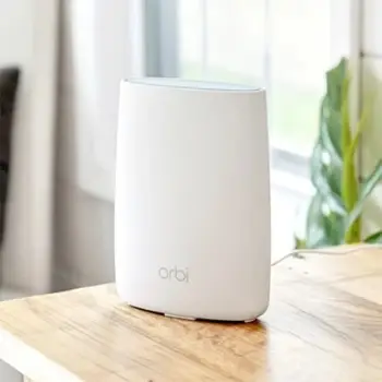Router NETGEAR Orbi LBR20-100EUS, AC2200, Tri-Band, 4G LTE, i bardhë