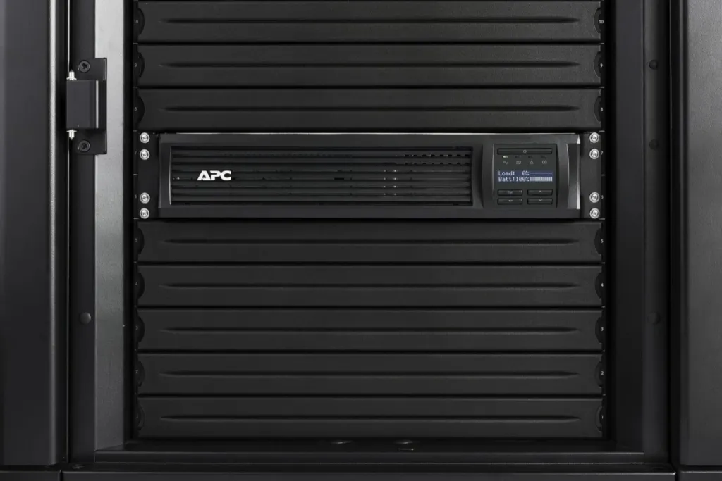 UPS APC Smart-UPS SMT 3000VA (SMT3000RMI2UC) - 8