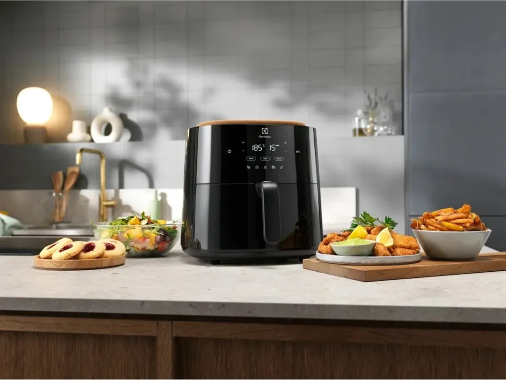 Fritezë me ajër të nxehtë Electrolux EAF5B, 5L, 1500W, e zezë - 1