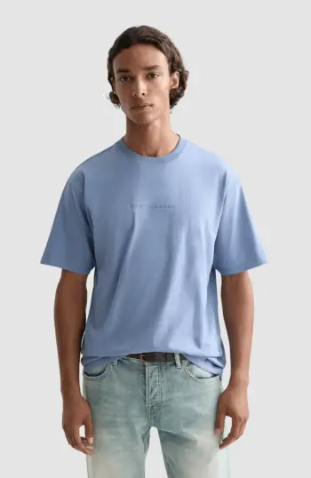 Seasonal core chest artwork relaxed-fit T-shirt