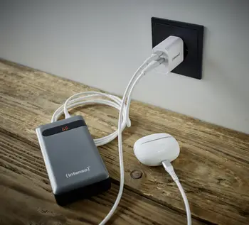 Karikues muri Intenso Power Adapter 7803012, USB A dhe USB C, karikim i shpejtë, i bardhë