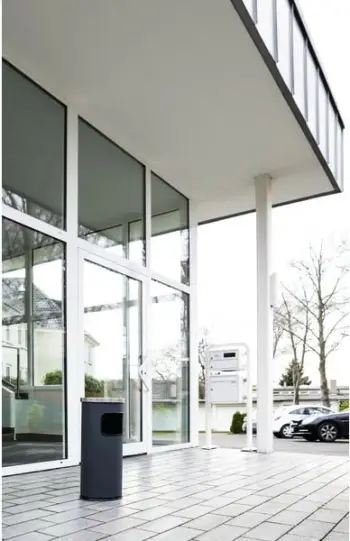 Kosh metali Durable 3332, 17 litra, 2 litra tavë për hiri, 630mm, ngjyrë qymyr