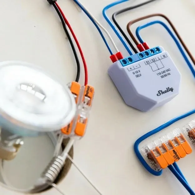 Dimmer Shelly Plus 0-10V, Wireless, Blu, Gri - 6