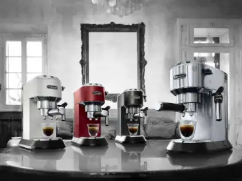 Aparat kafeje DeLonghi Dedica EC685.R, gjysmë automatik, ngjyrë e kuqe