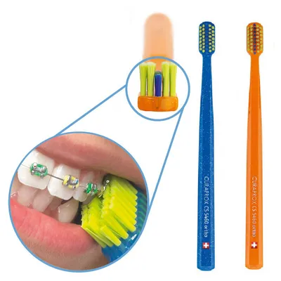 Brushë e dhëmbëve Curaprox ortho ultra soft, e portokalltë - 1