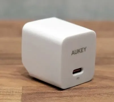Karikues muri Aukey PA-Y20S, USB-C, 20W, i bardhë - 4