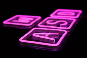 Dritë neoni LED Preyon LED WASD, vjollcë