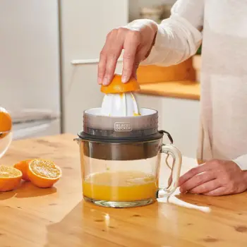 Shtrydhëse frutash Black & Decker, e bardhë
