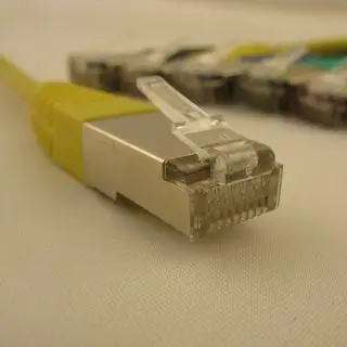 Kabllo rrjeti NetRack RJ45, molded boot, cat. 5e FTP, 10m, e verdhë