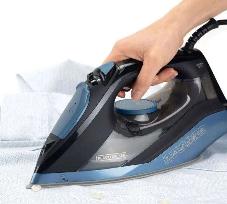 Hekur për hekurosje Black+Decker, 2800W, e zezë - 2