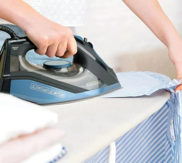 Hekur për hekurosje Black+Decker, 2800W, e zezë - 3