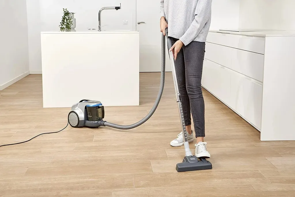 Fshesë me korrent Black&Decker BXVML700E, 700W, 2L, e kuqe - 3