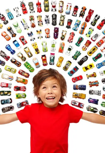 Lodër makinë Hot Wheels, 1 copë, shumëngjyrëshe