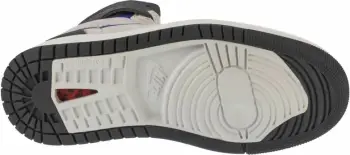 Atlete për femra Nike Jordan, shumëngjyrëshe