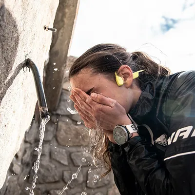 Kufje Suunto Sonic Wireless Ear-hook Sports Bluetooth, Titanium - 4
