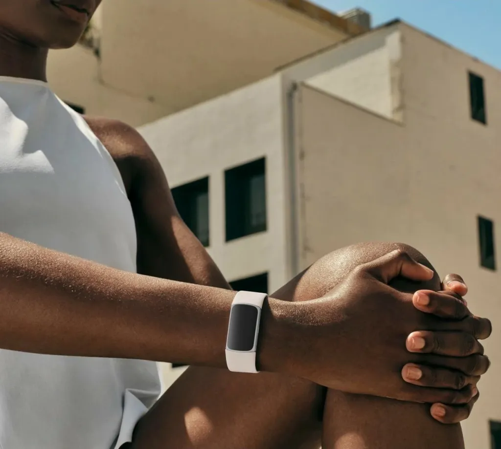 Smartwatch Fitbit Charge 6, AMOLED, GPS, NFC, 7 ditë bateri, bezhë - 7