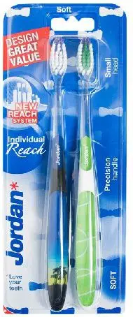 Set i furçave për dhëmbë Jordan DUO Individual Reach Soft, 2 copë, të kaltra / të gjelbra