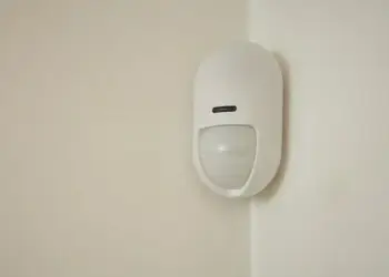 Sensor lëvizjeje Yale AL-PIR-1A-W, Infrared, Wireless, i bardhë