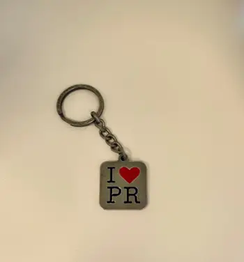 Varëse çelësash Rezniqi - “I Love PR”, metalike e ngjyrosur me të kuqe dhe të zezë