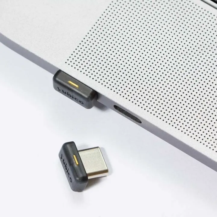 USB-C YubiKey 5C Nano - 2