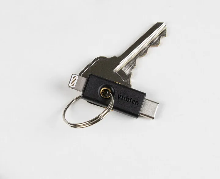 USB-C YubiKey 5Ci + Lightning - 2