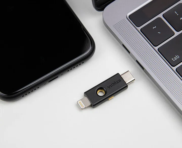USB-C YubiKey 5Ci + Lightning - 3