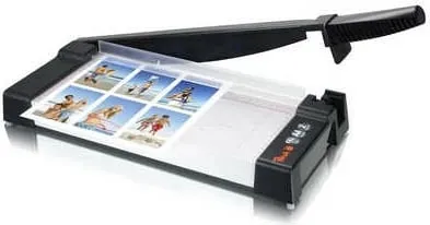 Prerëse letre Peach PC300-01 A4, e zezë - 1