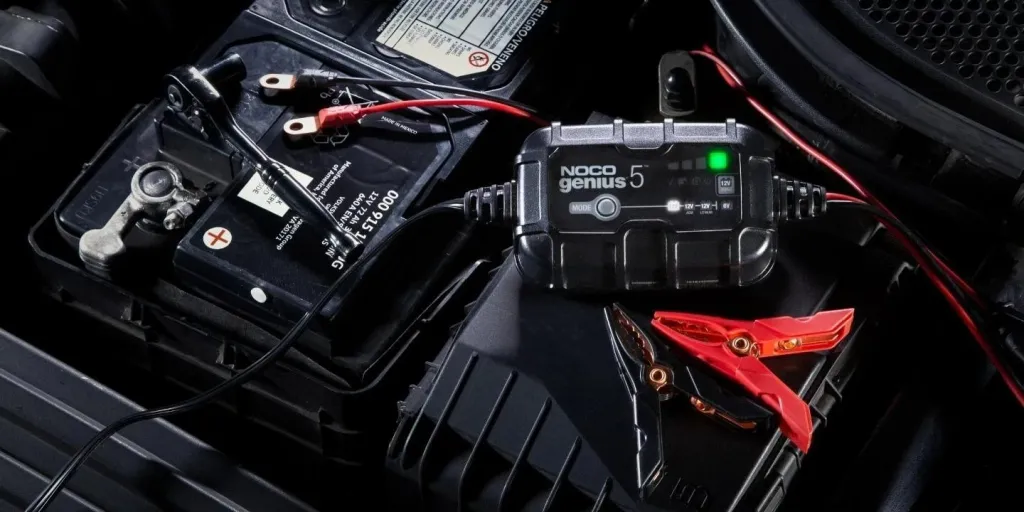 Kabllo rryme për veturë NOCO GENIUS5 5A, 6V/12V - 8