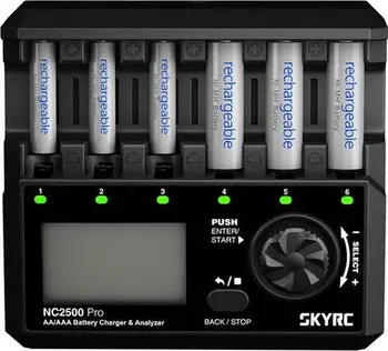 Karikues baterish SkyRC NC2500 Pro për AA/AAA, 6 slote, USB QC3.0, i zi