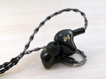Kufje Queen of Audio Pink nga Kinera