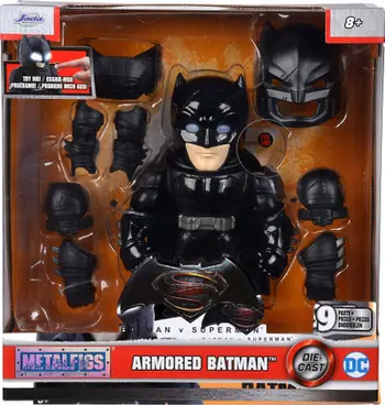 Figurë metalike koleksionare Batman v Superman Armored Batman, 6", me drita LED, gri