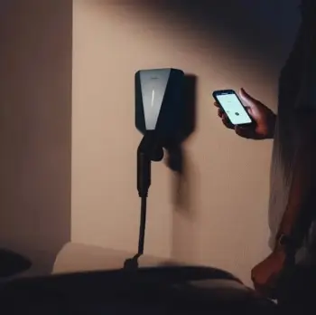 Stacion karikimi elektrik Easee Charge Up 22kW, i zi