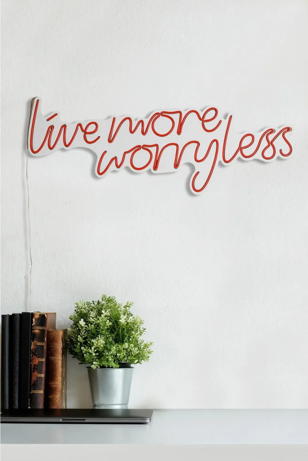 Dekor dritash LED plastike, 'Live More Worry Less', ngjyrë e kuqe - 6