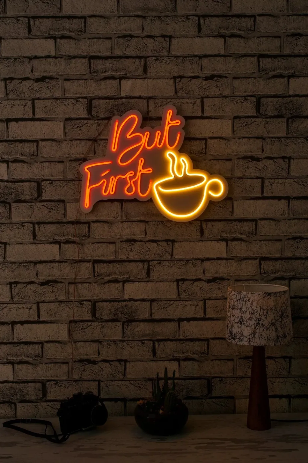 Dritë dekorative LED për mur, plastikë, But First Coffee, e kuqe dhe e verdhë - 4