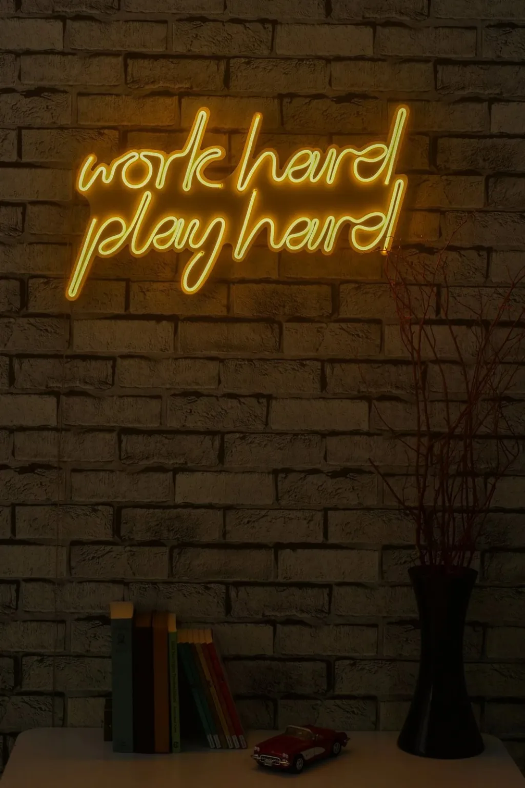 Dekor dritash LED plastike, ngjyrë e verdhë, Work Hard Play Hard - 5