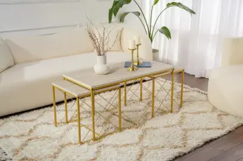 Set tavolinash kafeje Hanah Home, Defne - ngjyrë ari, travertin