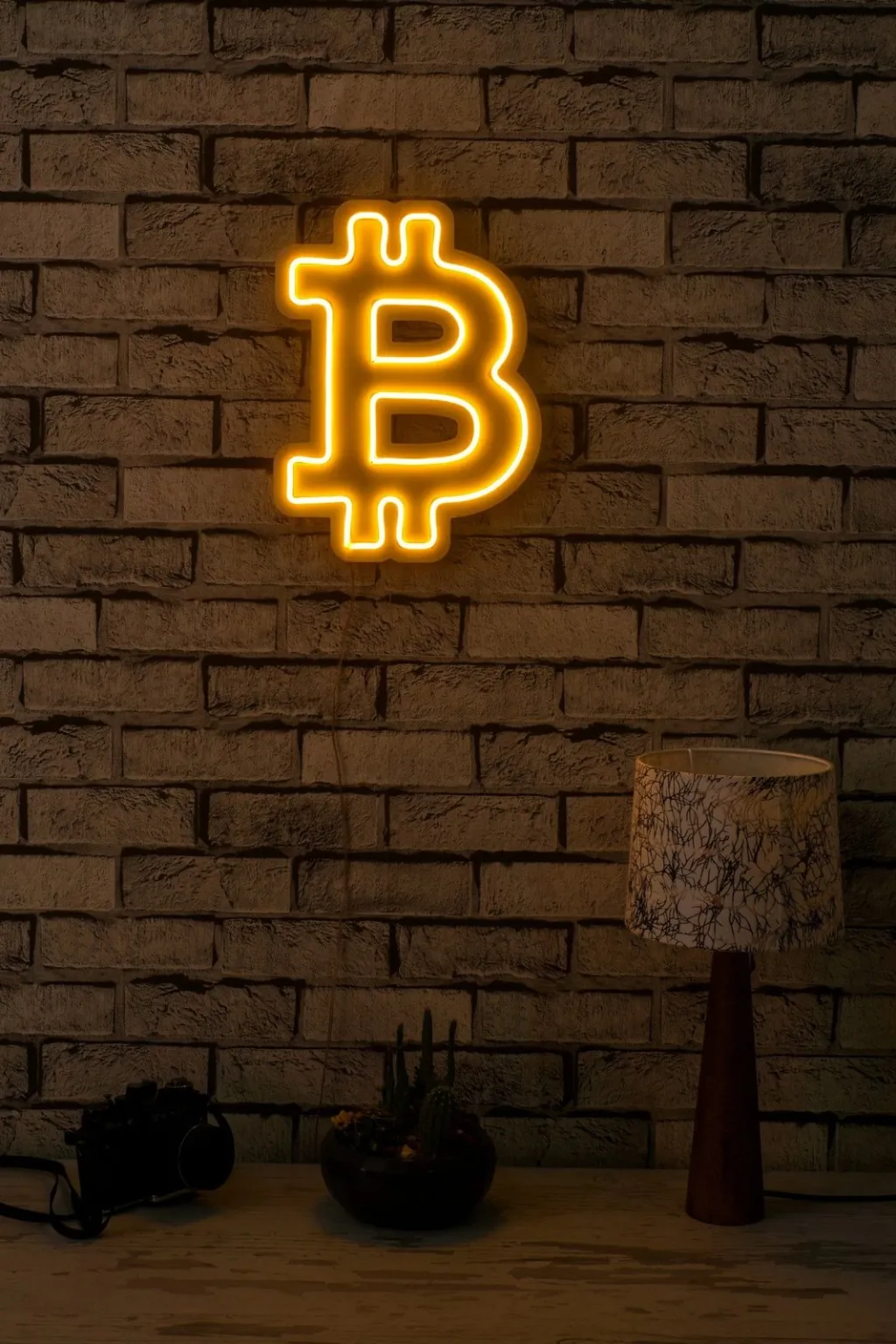 Dritë dekorative plastike LED, simbol Bitcoin, e verdhë - 3
