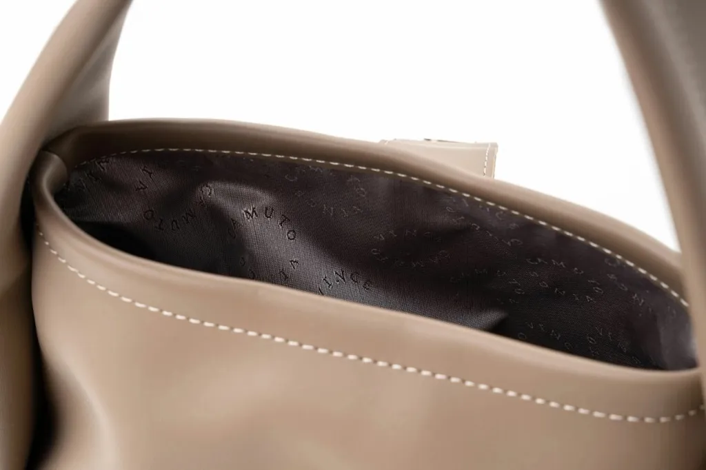 Çantë dore Vince Camuto, ngjyrë mink e errët, Turin - 7