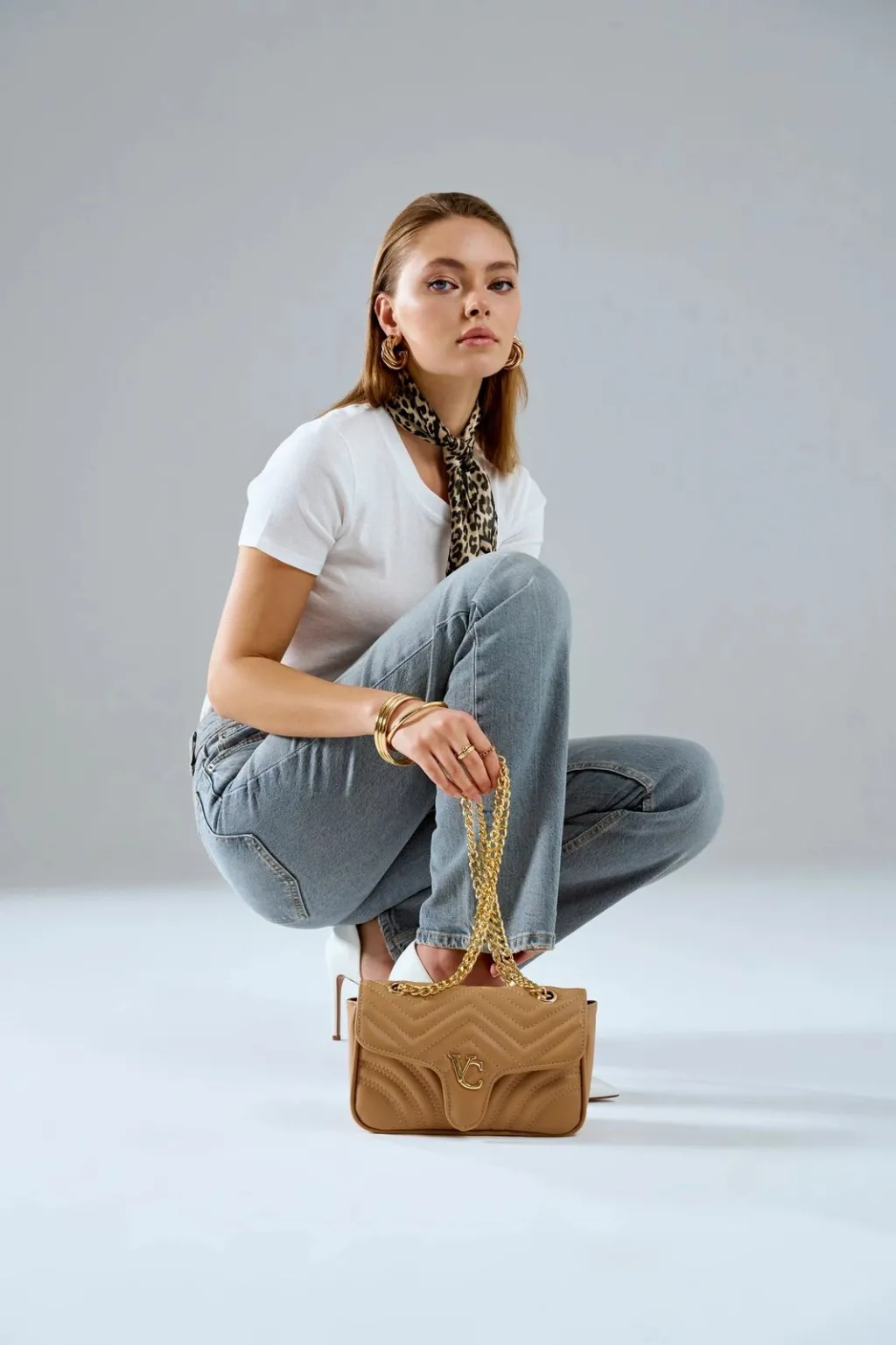 Çantë shpatulle Vince Camuto, Lucca, ngjyrë deve - 6