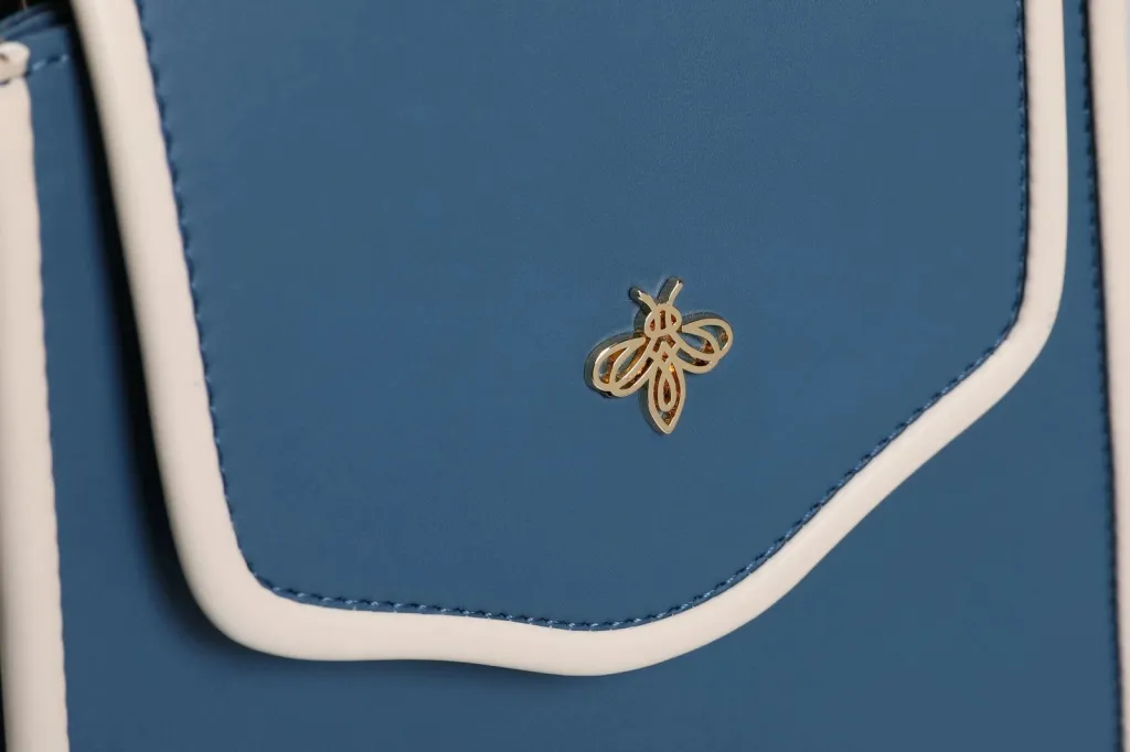 Çantë krahu Lucky Bees, 1248, ngjyrë kaltër-krem - 5
