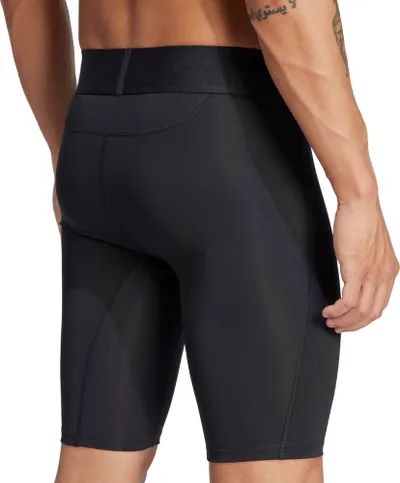 Shkurta kompresuese Adidas TechFit M JP1477, Aeroready, për meshkuj, të zeza - 5