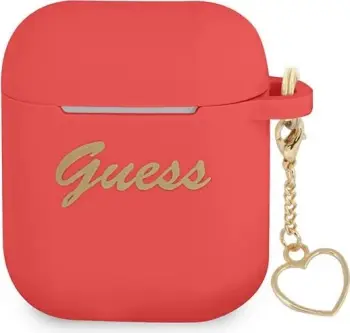 Futrollë silikoni Guess Charm Heart për AirPods, me varëse dekorative, e kuqe