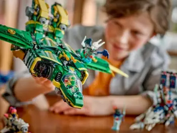 Set LEGO NINJAGO Lloyd’s Jet Mech 71845, 117 pjesë, 5 minifigura